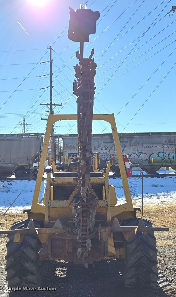 image for item EQ3729 1998 Vermeer  V-8550 trencher