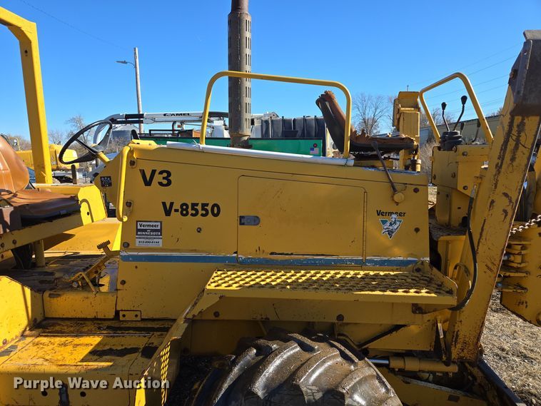 image for item EQ3729 1998 Vermeer  V-8550 trencher