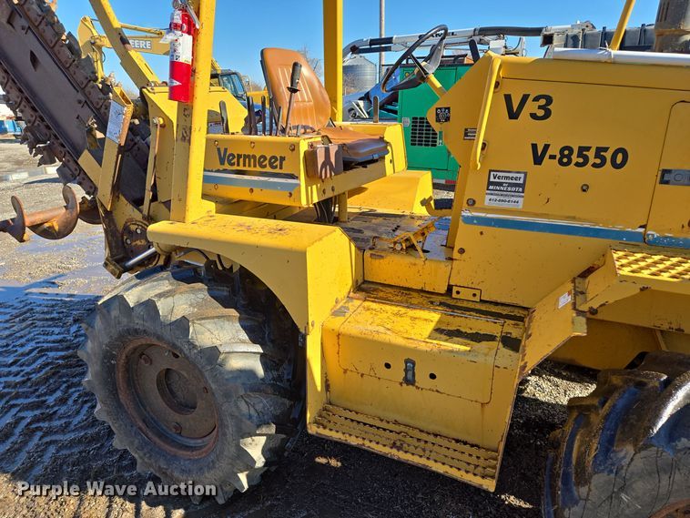 image for item EQ3729 1998 Vermeer  V-8550 trencher