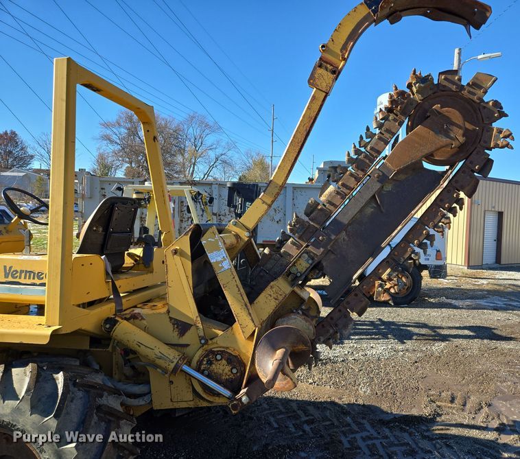 image for item EQ3729 1998 Vermeer  V-8550 trencher