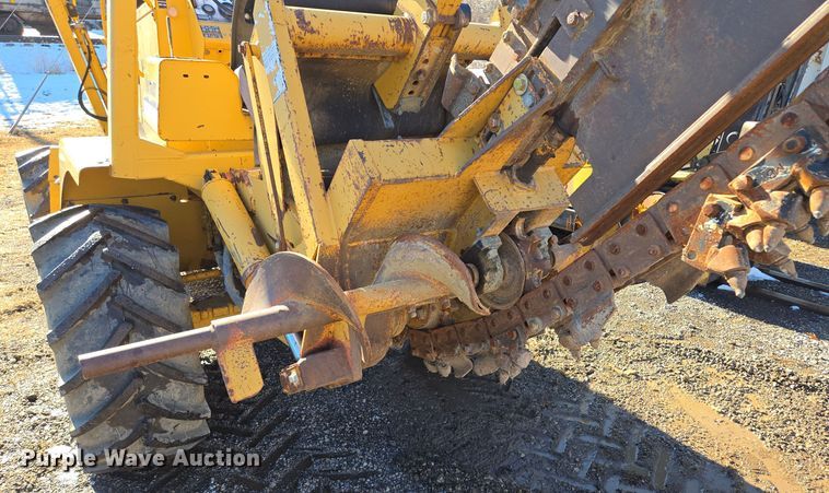 image for item EQ3729 1998 Vermeer  V-8550 trencher