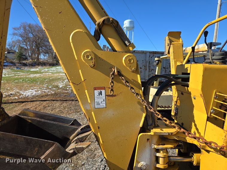 image for item EQ3729 1998 Vermeer  V-8550 trencher