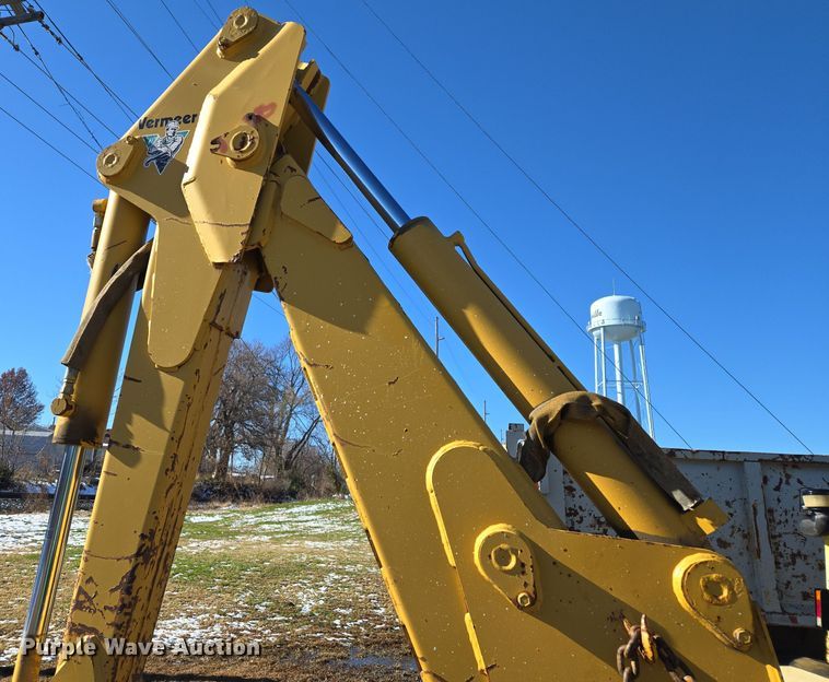 image for item EQ3729 1998 Vermeer  V-8550 trencher