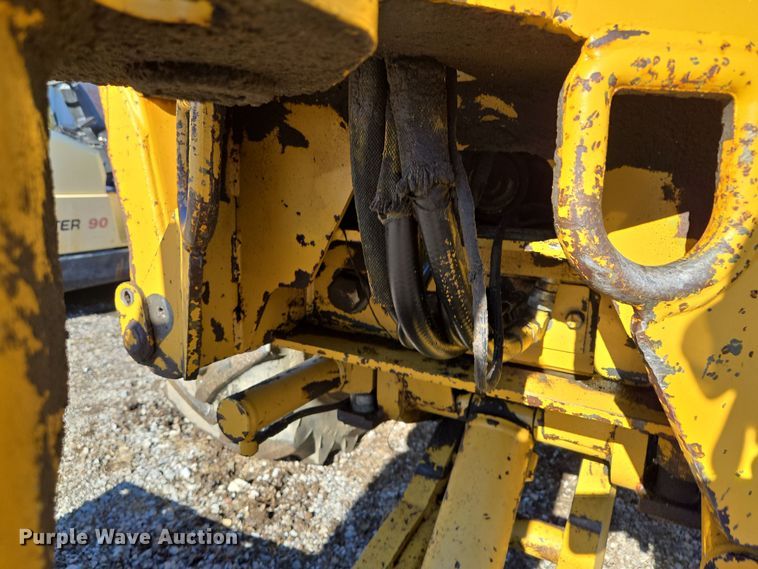image for item EQ3729 1998 Vermeer  V-8550 trencher