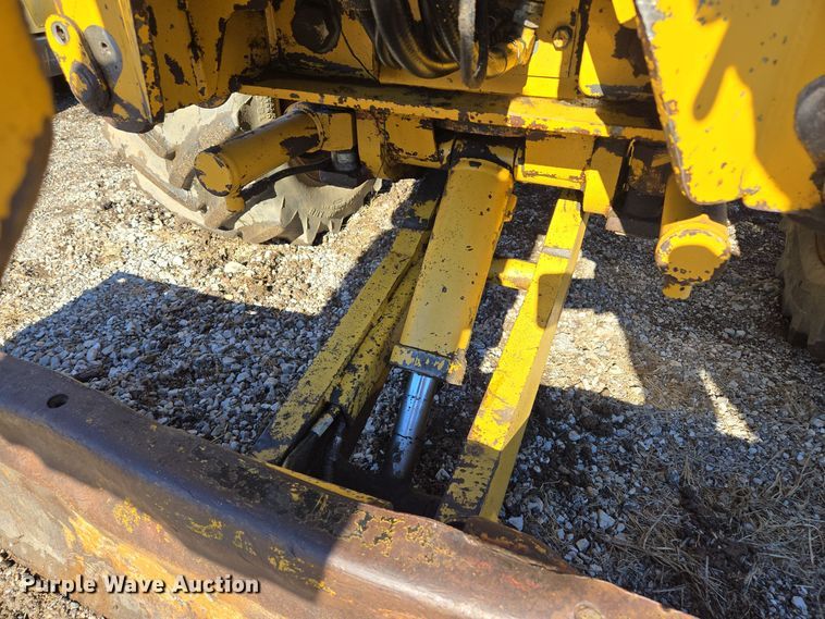 image for item EQ3729 1998 Vermeer  V-8550 trencher