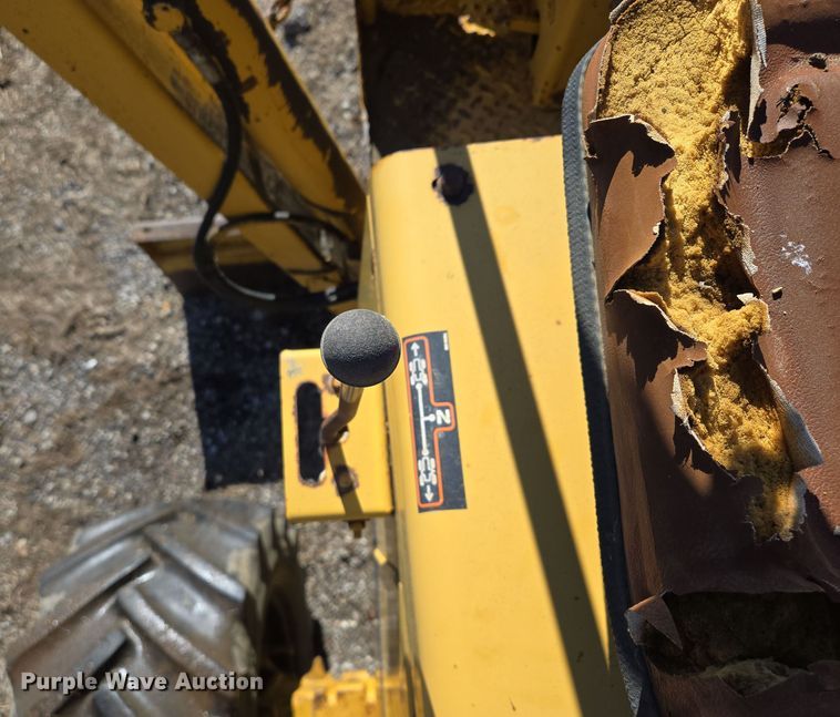 image for item EQ3729 1998 Vermeer  V-8550 trencher