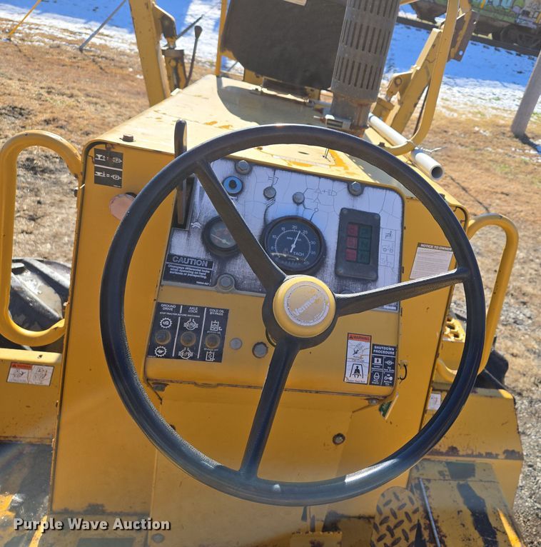 image for item EQ3729 1998 Vermeer  V-8550 trencher