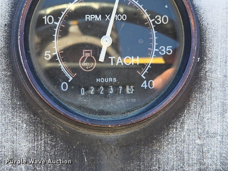 image for item EQ3729 1998 Vermeer  V-8550 trencher