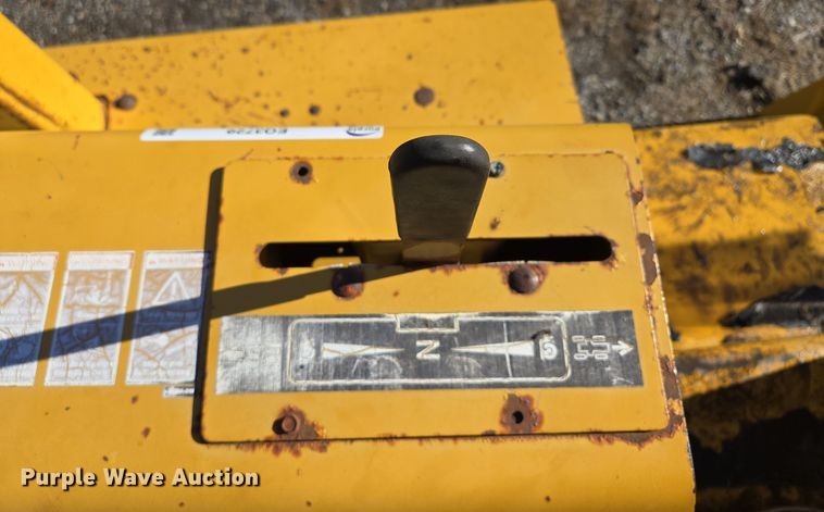 image for item EQ3729 1998 Vermeer  V-8550 trencher