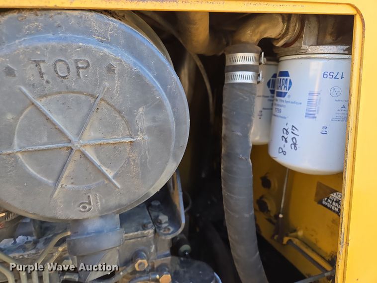 image for item EQ3729 1998 Vermeer  V-8550 trencher