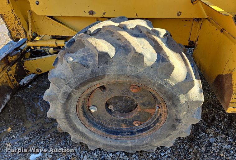 image for item EQ3729 1998 Vermeer  V-8550 trencher