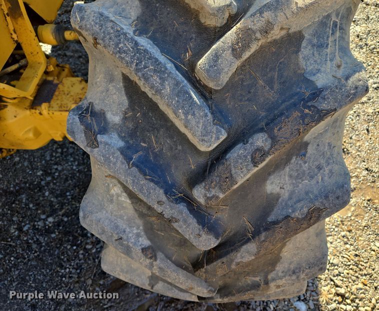 image for item EQ3729 1998 Vermeer  V-8550 trencher