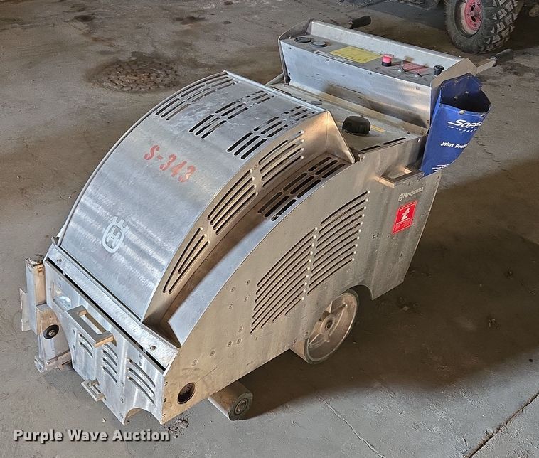 image for item EQ3731 Husqvarna  X4200 SAW-EPA concrete saw 