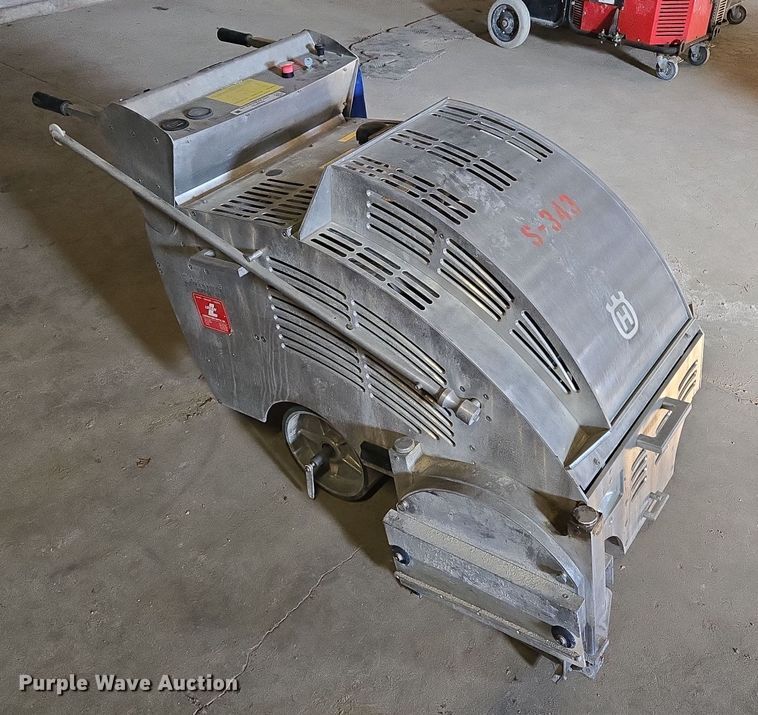image for item EQ3731 Husqvarna  X4200 SAW-EPA concrete saw 