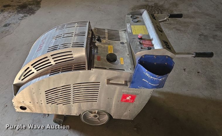 image for item EQ3731 Husqvarna  X4200 SAW-EPA concrete saw 