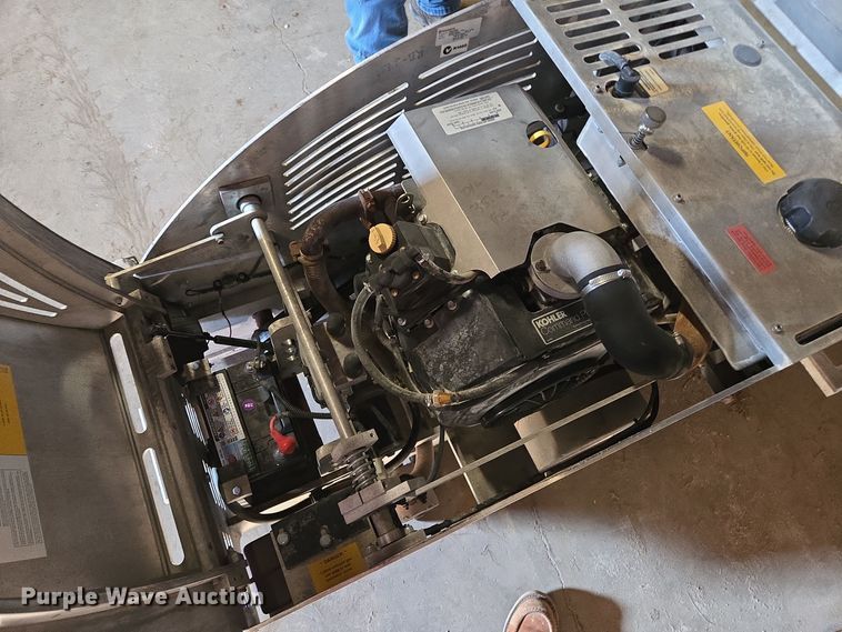 image for item EQ3731 Husqvarna  X4200 SAW-EPA concrete saw 