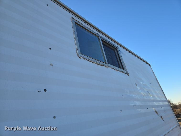 image for item EQ3747 1999 Wells Cargo office trailer 