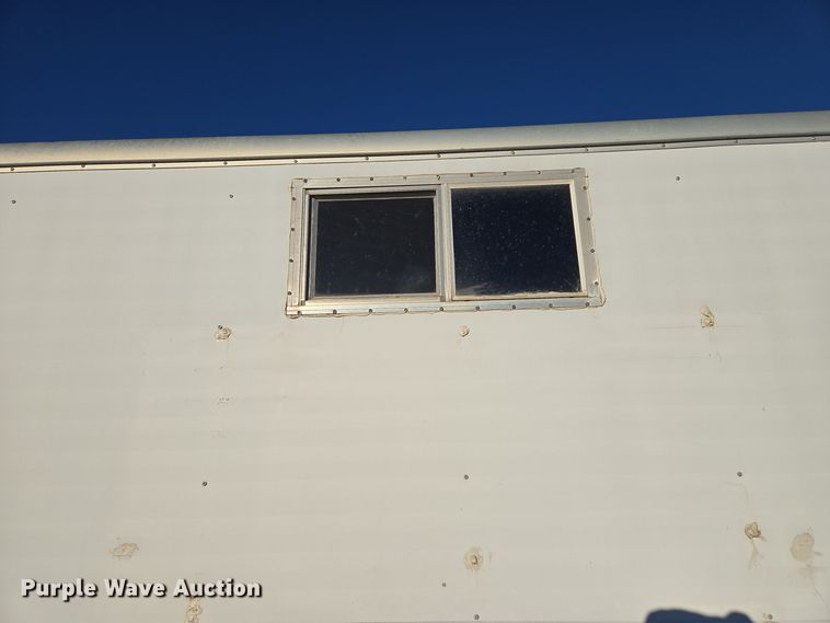 image for item EQ3747 1999 Wells Cargo office trailer 