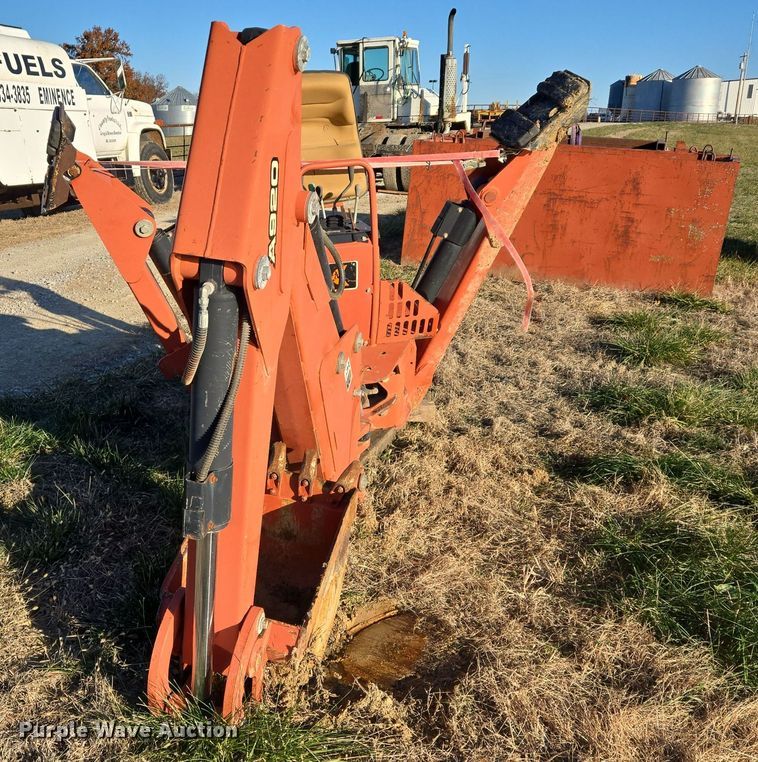 image for item EQ3748 2010 Ditch Witch  A920 backhoe