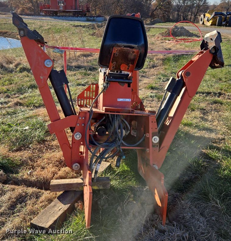 image for item EQ3748 2010 Ditch Witch  A920 backhoe