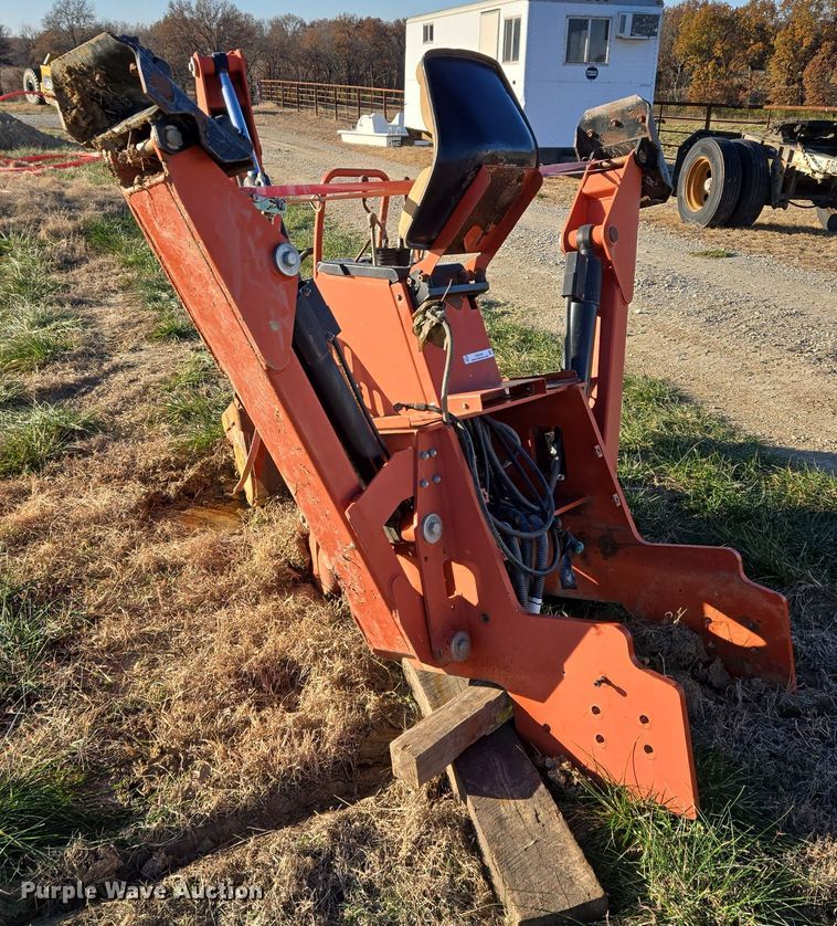image for item EQ3748 2010 Ditch Witch  A920 backhoe