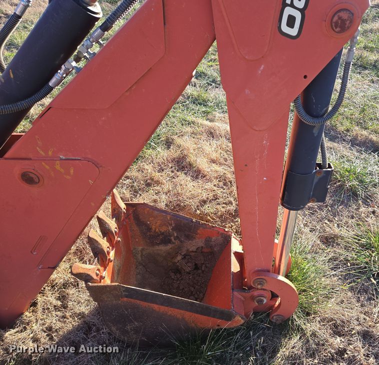 image for item EQ3748 2010 Ditch Witch  A920 backhoe