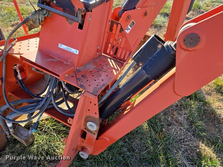 image for item EQ3748 2010 Ditch Witch  A920 backhoe