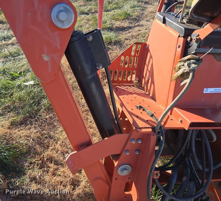 image for item EQ3748 2010 Ditch Witch  A920 backhoe