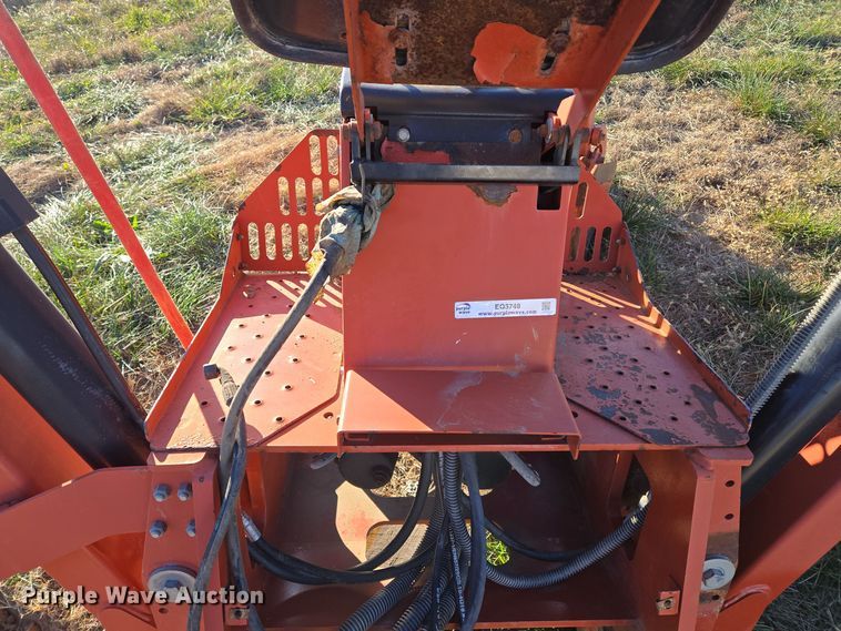 image for item EQ3748 2010 Ditch Witch  A920 backhoe