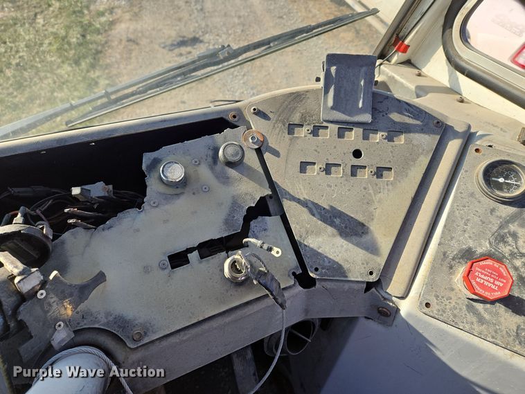 image for item EQ3750 2007 Kalmar  yard truck