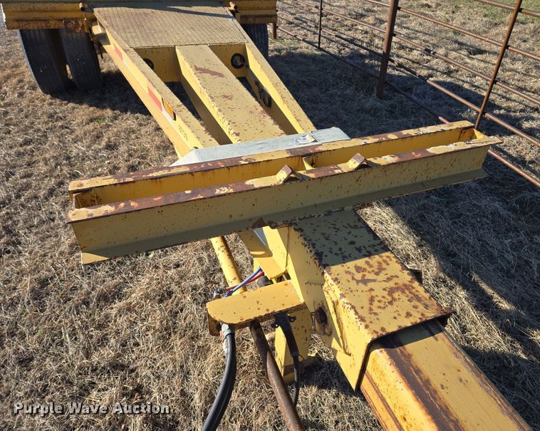 image for item EQ3753 2012 Lucon  pole trailer