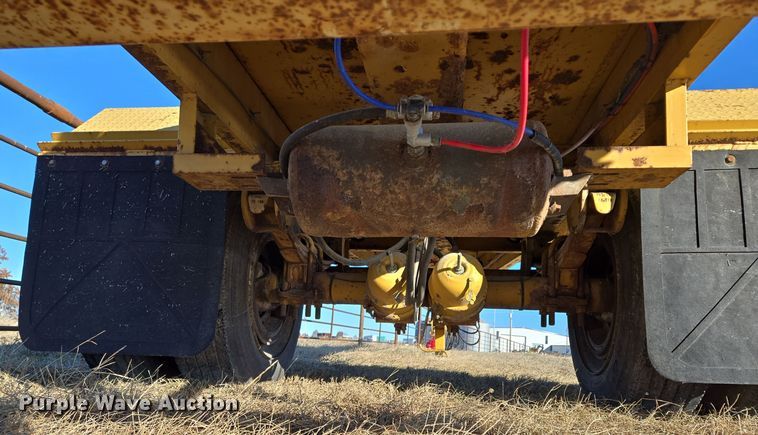 image for item EQ3753 2012 Lucon  pole trailer