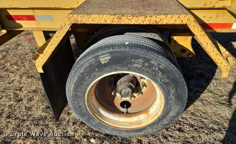 image for item EQ3753 2012 Lucon  pole trailer