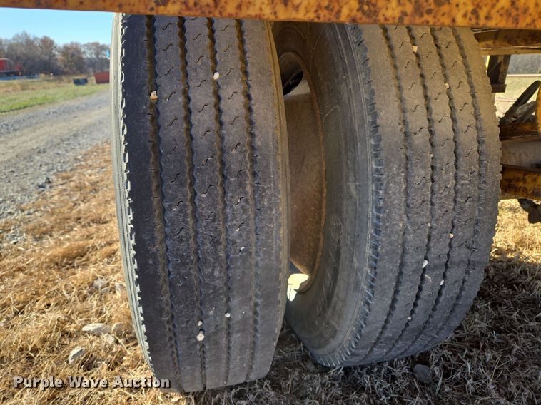 image for item EQ3753 2012 Lucon  pole trailer