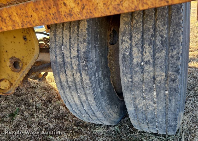 image for item EQ3753 2012 Lucon  pole trailer