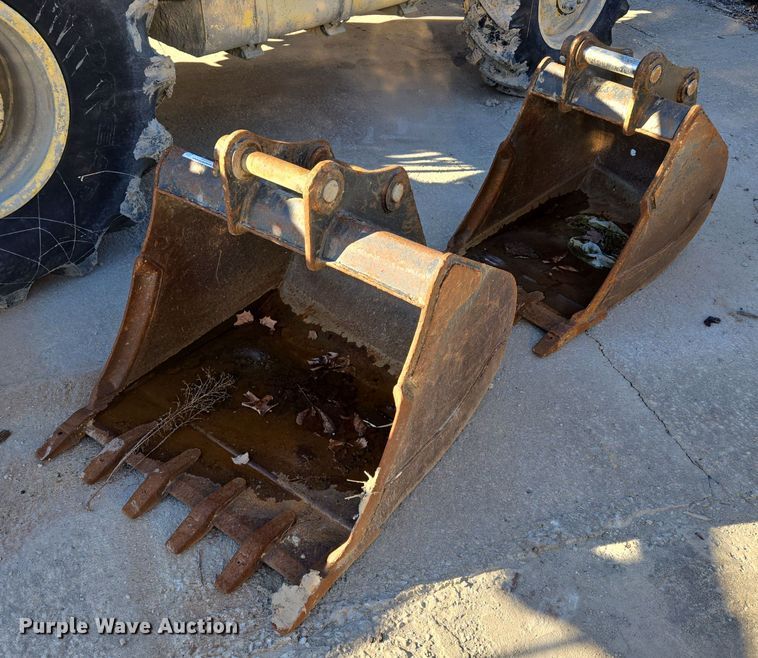 image for item EQ3757 (2) Bobcat mini excavator buckets