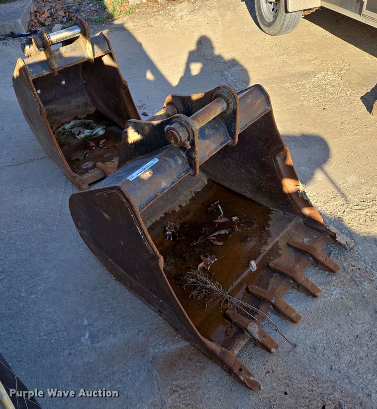 image for item EQ3757 (2) Bobcat mini excavator buckets