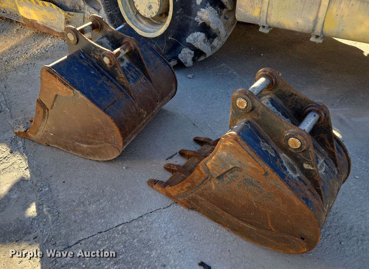 image for item EQ3757 (2) Bobcat mini excavator buckets