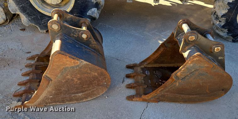 image for item EQ3757 (2) Bobcat mini excavator buckets