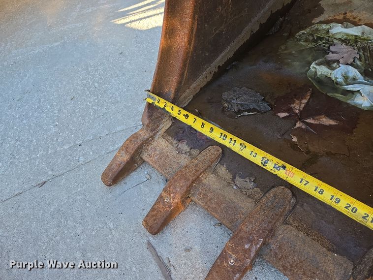 image for item EQ3757 (2) Bobcat mini excavator buckets