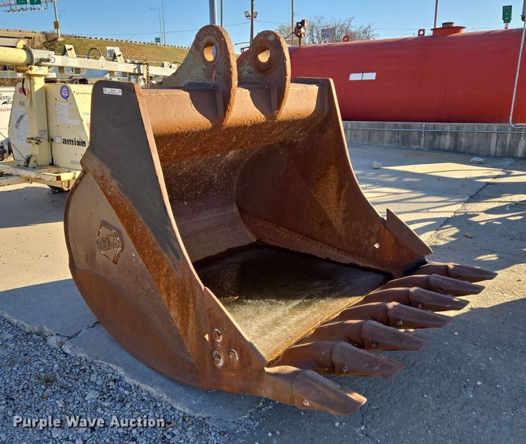 image for item EQ3758 Hensley  excavator bucket