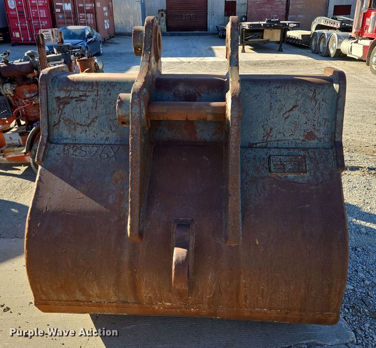 image for item EQ3758 Hensley  excavator bucket