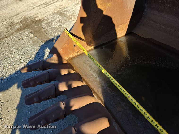 image for item EQ3758 Hensley  excavator bucket