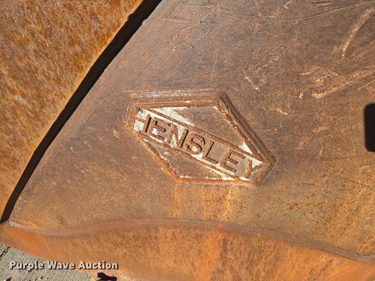 image for item EQ3758 Hensley  excavator bucket