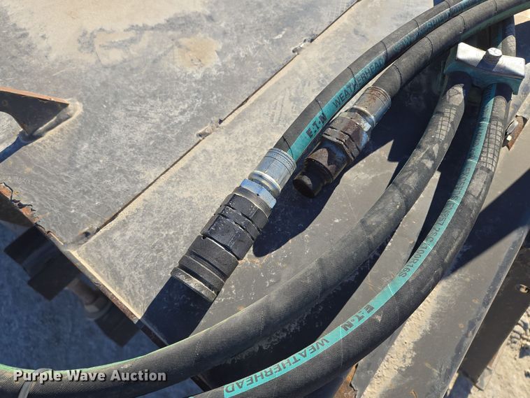 image for item EQ3759 CNH 72