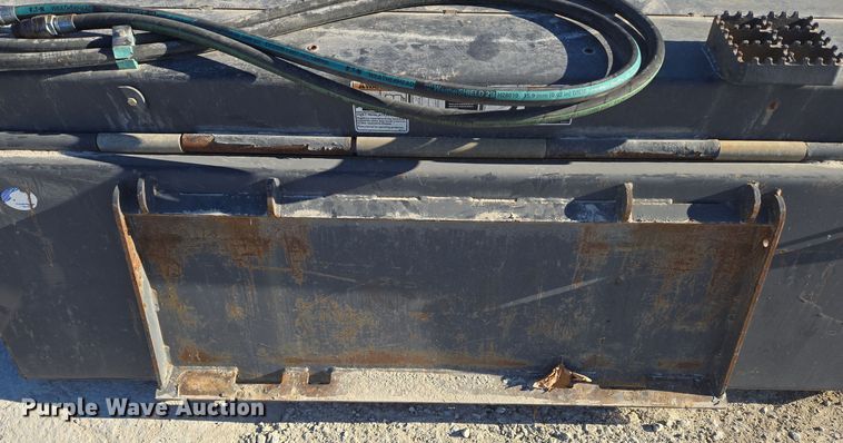 image for item EQ3759 CNH 72