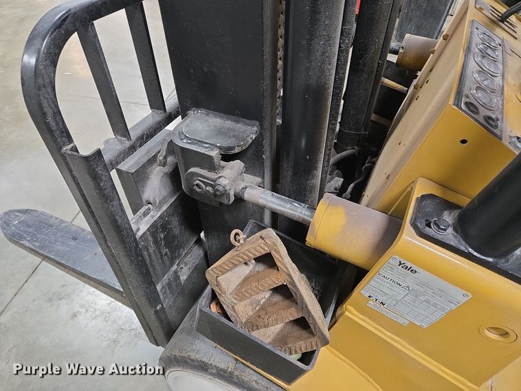 image for item EQ3775 Yale GC140SBNSBV096 forklift