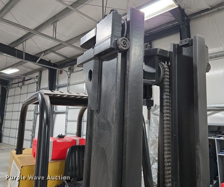 image for item EQ3775 Yale GC140SBNSBV096 forklift