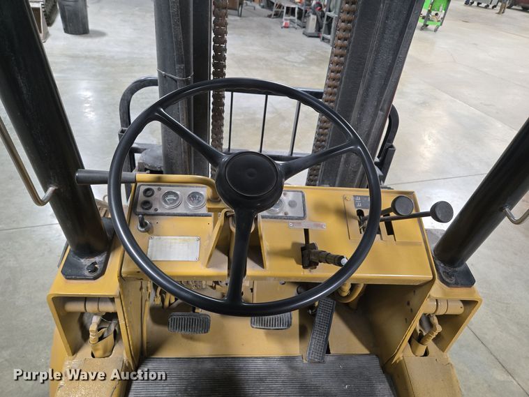 image for item EQ3775 Yale GC140SBNSBV096 forklift