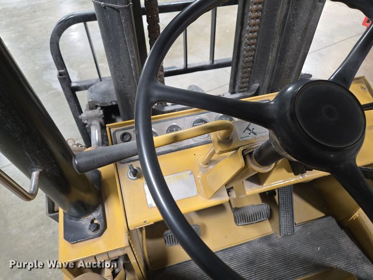 image for item EQ3775 Yale GC140SBNSBV096 forklift